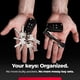 thumbnail image 2 of Llavero KEY SMART, organizador compacto de fibra de carbono rojo, 14 llaves, 2 of 8