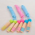 thumbnail image 4 of Cuerda para saltar para niños y adultos, paquete de 2, cuerda para saltar ajustable, mango de madera antideslizante, cuerda de algodón colorida, cuerda para saltar para niños y niñas, entrenamiento fí, 4 of 5