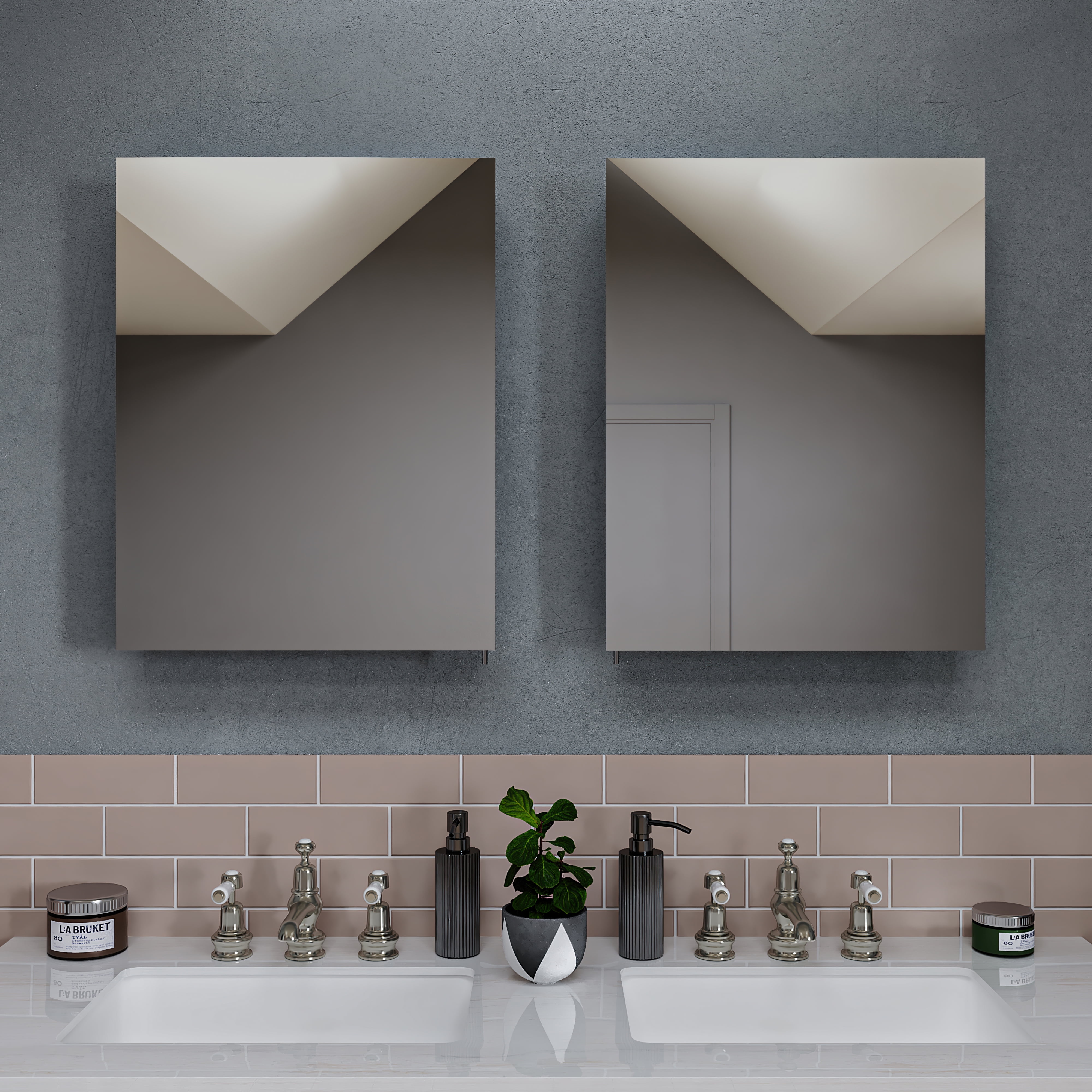 Croydex Hartford Single Door Aluminium Medicine Cabinet with Easy to Fit Bracket (20x26in)