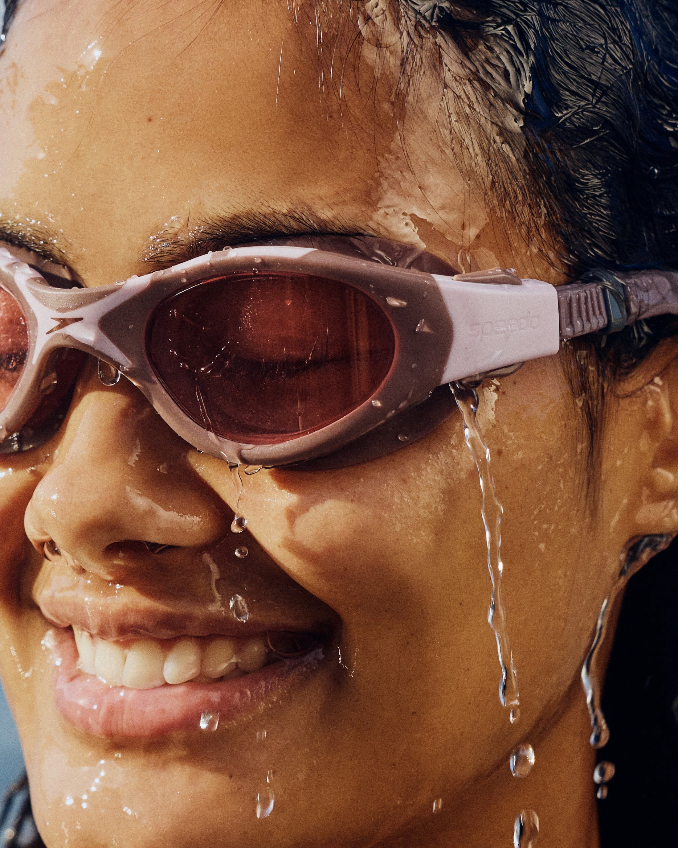Speedo Adult Seabreeze Swim Goggle, Soft Fit with Anti‑Fog and UV Protection, Ages 12+