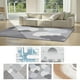 thumbnail image 1 of La Alfombra de La Sala de Estar Es Geométricamente Buena para Uso Doméstico. El Dormitorio Está Cubierto con Tapetes y La Alfombra de La Mesita de Noche Se Usa Como Tapete., 1 of 4