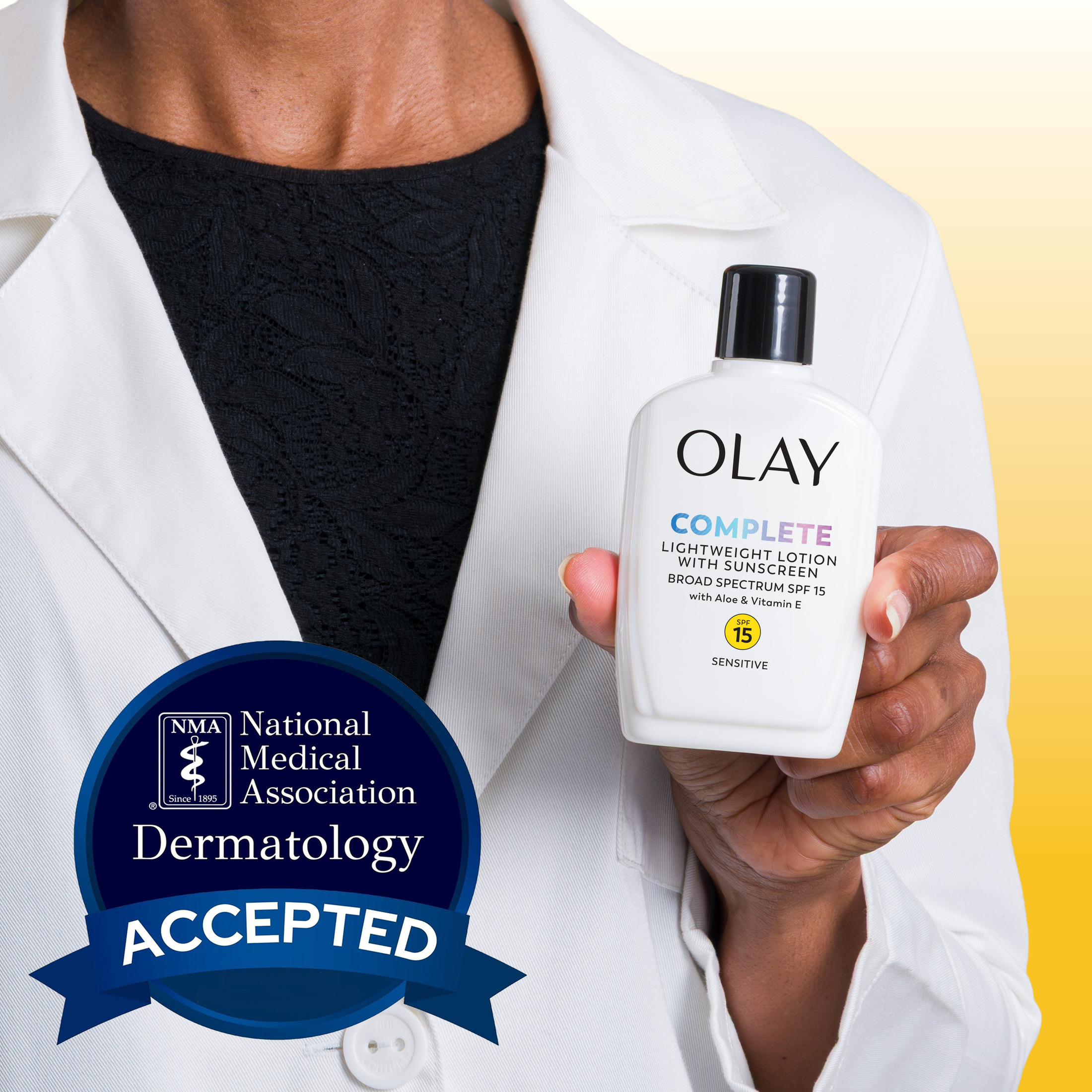Loción facial Olay Complete para piel sensible, SPF 15, protector solar facial, sin fragancia, 6 oz 8