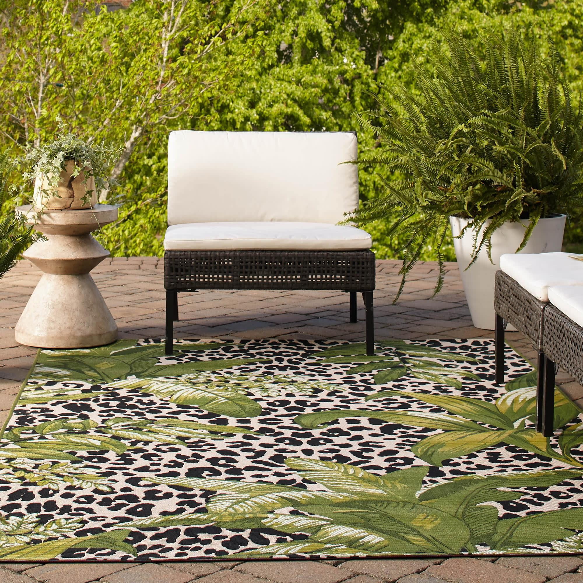 Unique Loom Outdoor Botanical Collection Area Rug - Andromeda (4'  x 6' Rectangle Green/Ivory)