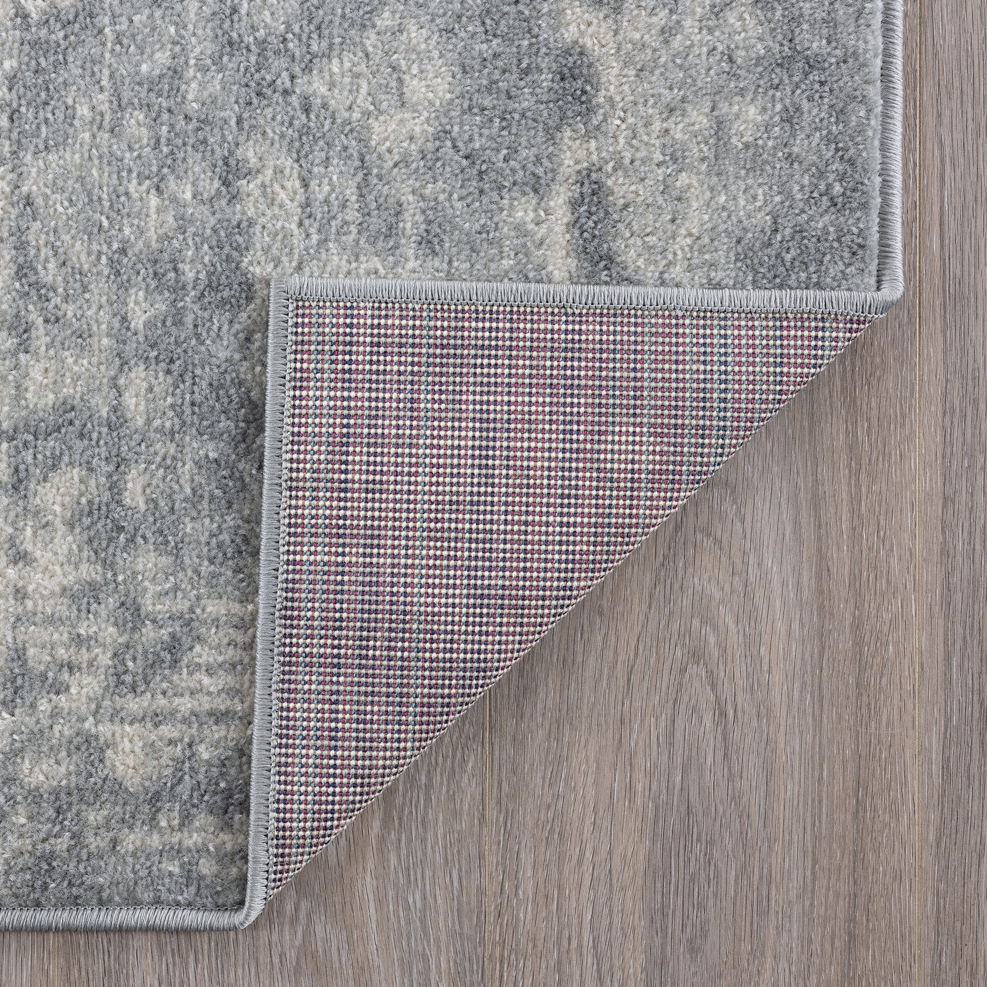 Diamond Traditional 8' x 10' Gray and Cream Polypropylene Indoor Area Rug