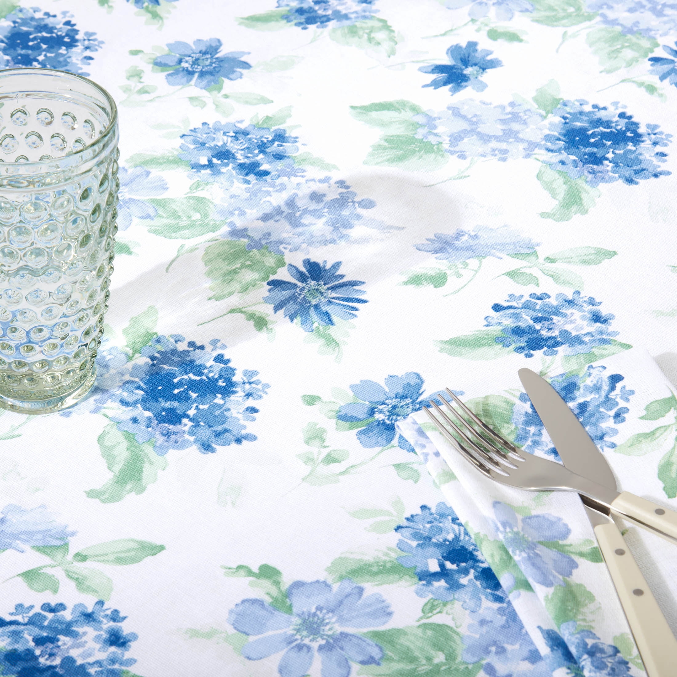 Martha Stewart Amber Floral Fabric Tablecloth Single Pack, Blue/Green, 60"x84"