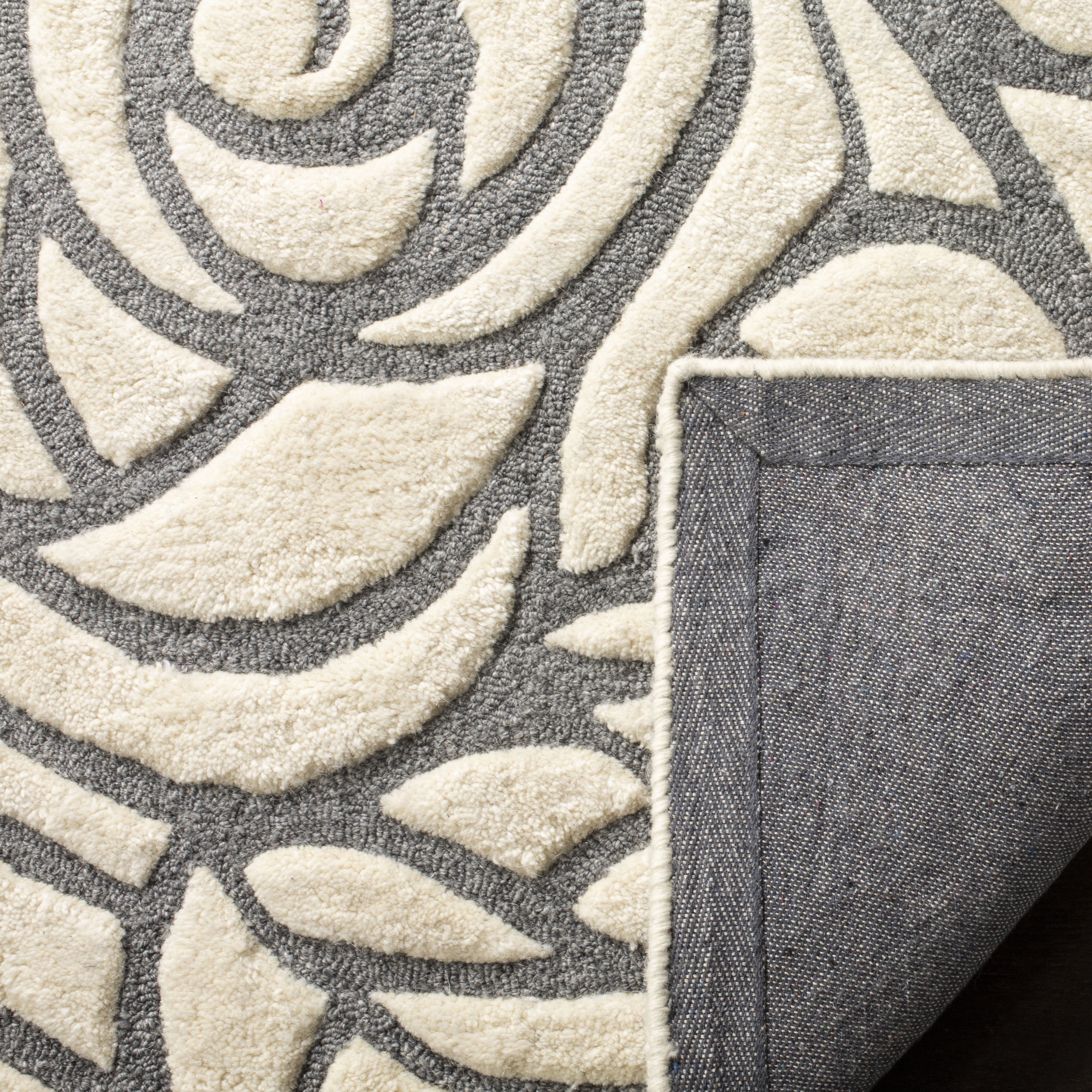 SAFAVIEH Casablanca Yadira Floral Shag Runner Rug, Ivory/Grey, 2'3" x 12'