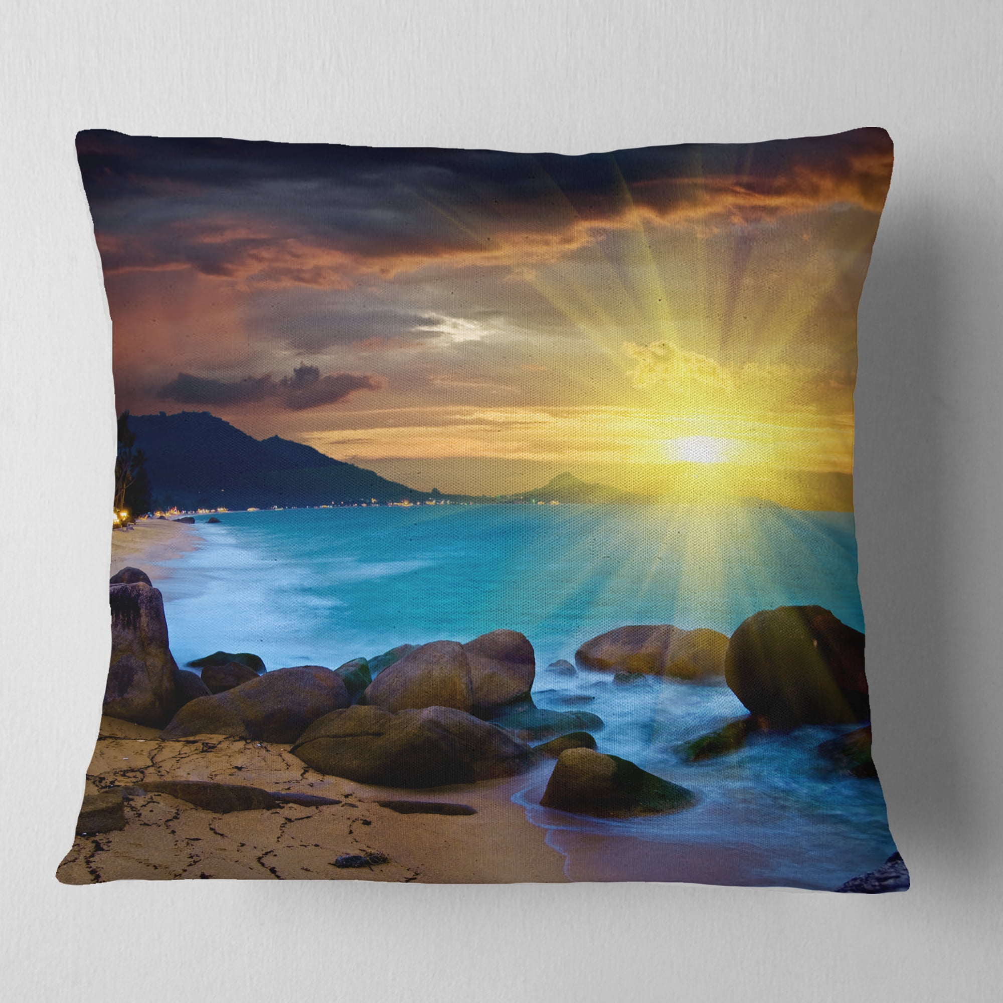 Designart 16" x 16" Sea & Shore Polyester Throw Pillow