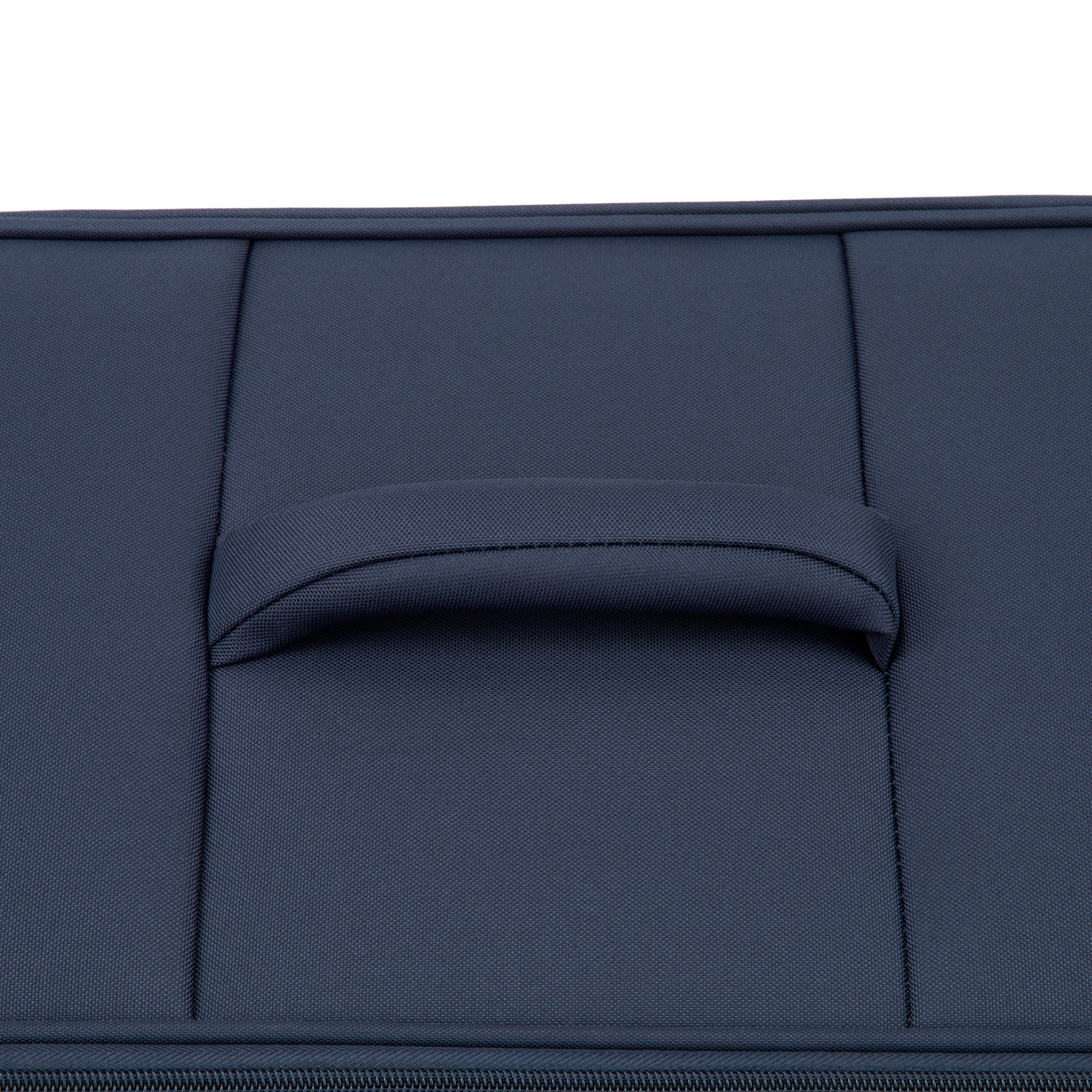 it luggage Compartment 22" Softside 8-Wheel Spinner photo 4