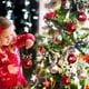 thumbnail image 5 of Herramienta para hornear galletas de fondant tridimensional con temática navideña con juego de sellos de émbolo, pan de jengibre para niño/niña, muñeco de nieve, Papá Noel, árbol de Navidad, reno,, 5 of 5