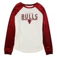 thumbnail image 1 of Camiseta gráfica Touch de los Chicago Bulls para mujer, color blanco roto, talla mediana, 1 of 2