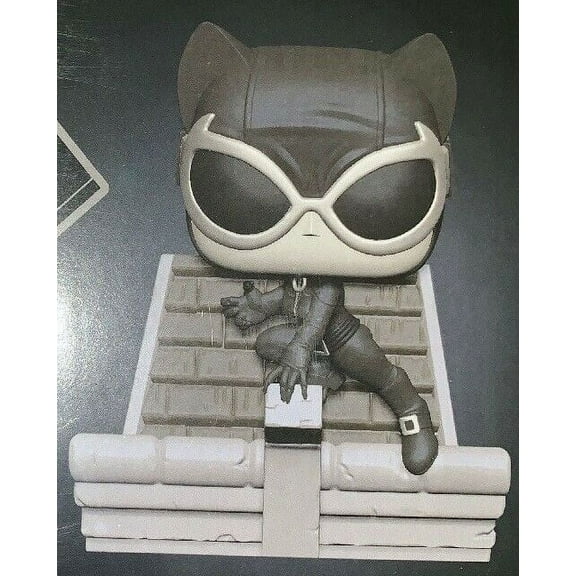 Funko POP! DC Heroes - Catwoman (Jim Lee Deluxe) Black and White Vinyl Figure #269 Game Stop Exclusive