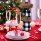 thumbnail image 2 of 8 Piezas Fundas para Botellas de Vino de Navidad Bolsas de Regalo de Vino a Cuadros de Búfalo Suéter de Piel Sintética de Navidad Bolsas para Porta Botellas de Vino Bolsas para Decoraciones de Adornos de Cena de Navidad (Blanco y Negro) Rojo Verde, 2 of 5