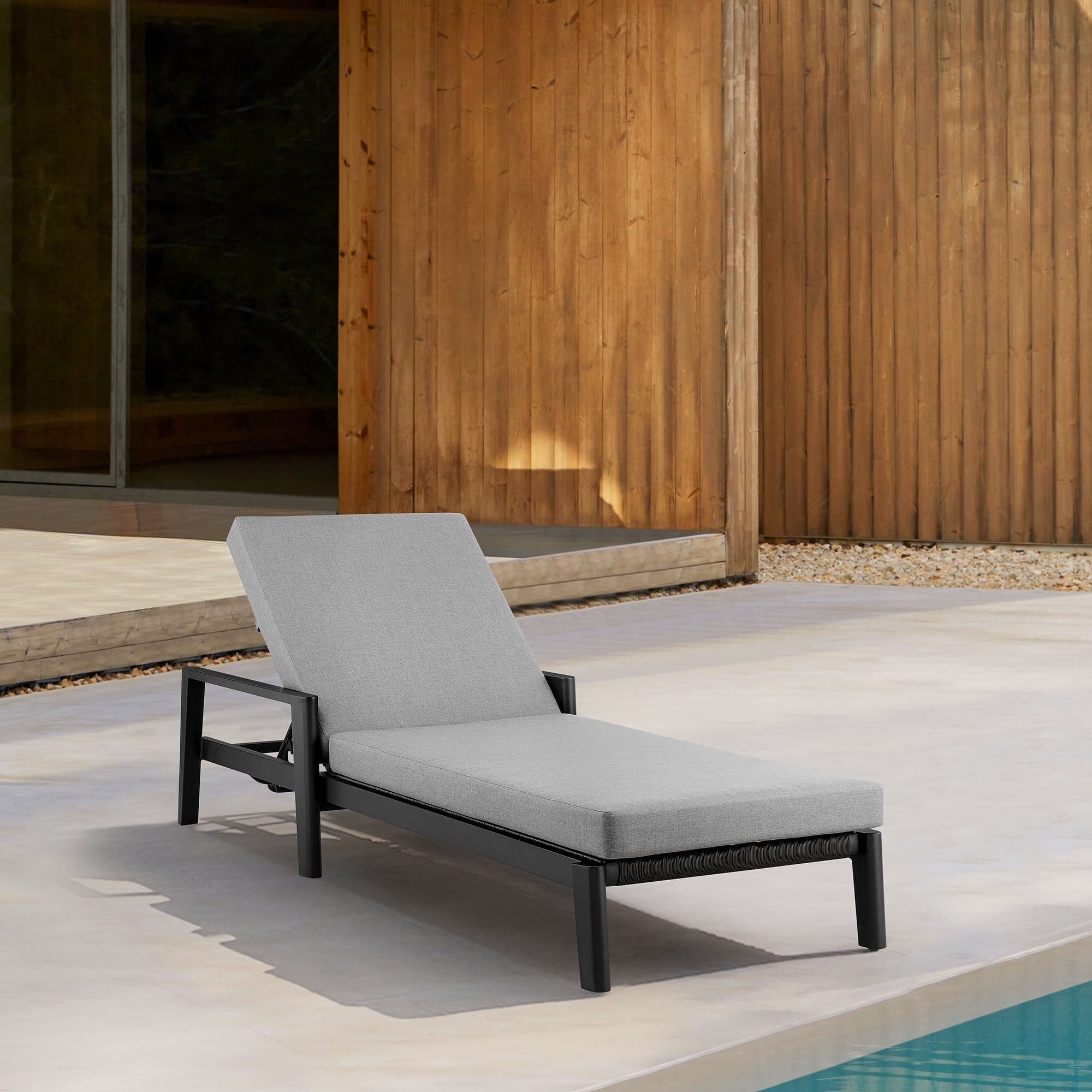 Grand Outdoor Patio Adjustable Chaise Lounge Chair in Aluminum with Grey Cushions