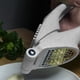 thumbnail image 5 of Prensa de ajos, prensa de ajos de acero inoxidable, herramienta para hacer puré de ajos, pequeño utensilio de cocina, material grueso, orificios precisos, dispositivo para prensar ajos,, 5 of 8