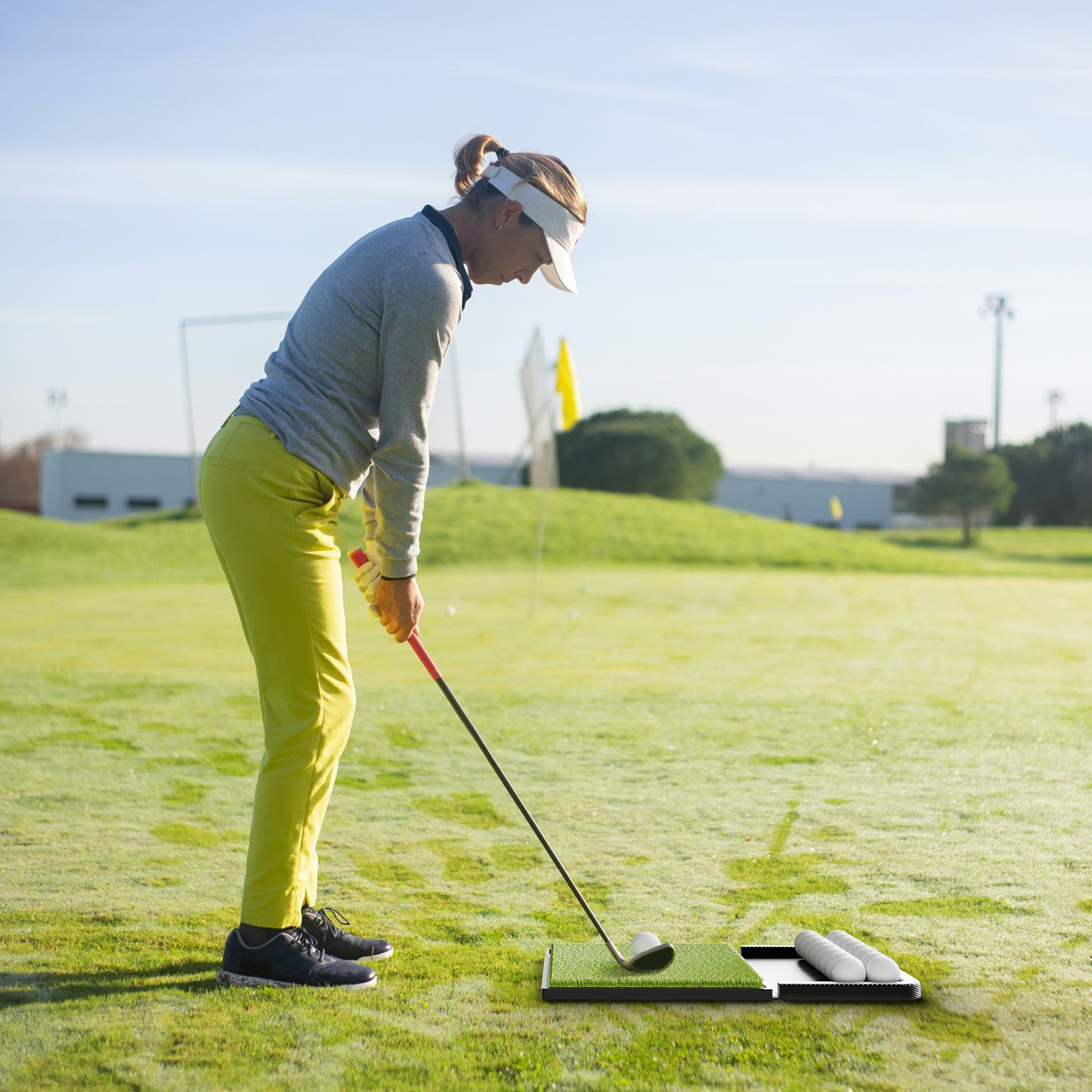 OKESAM Golf Hitting Mat Integrated with Ball Tray Artificial Grass Non-Slip Base for Practice 1 Pack 45*40CM