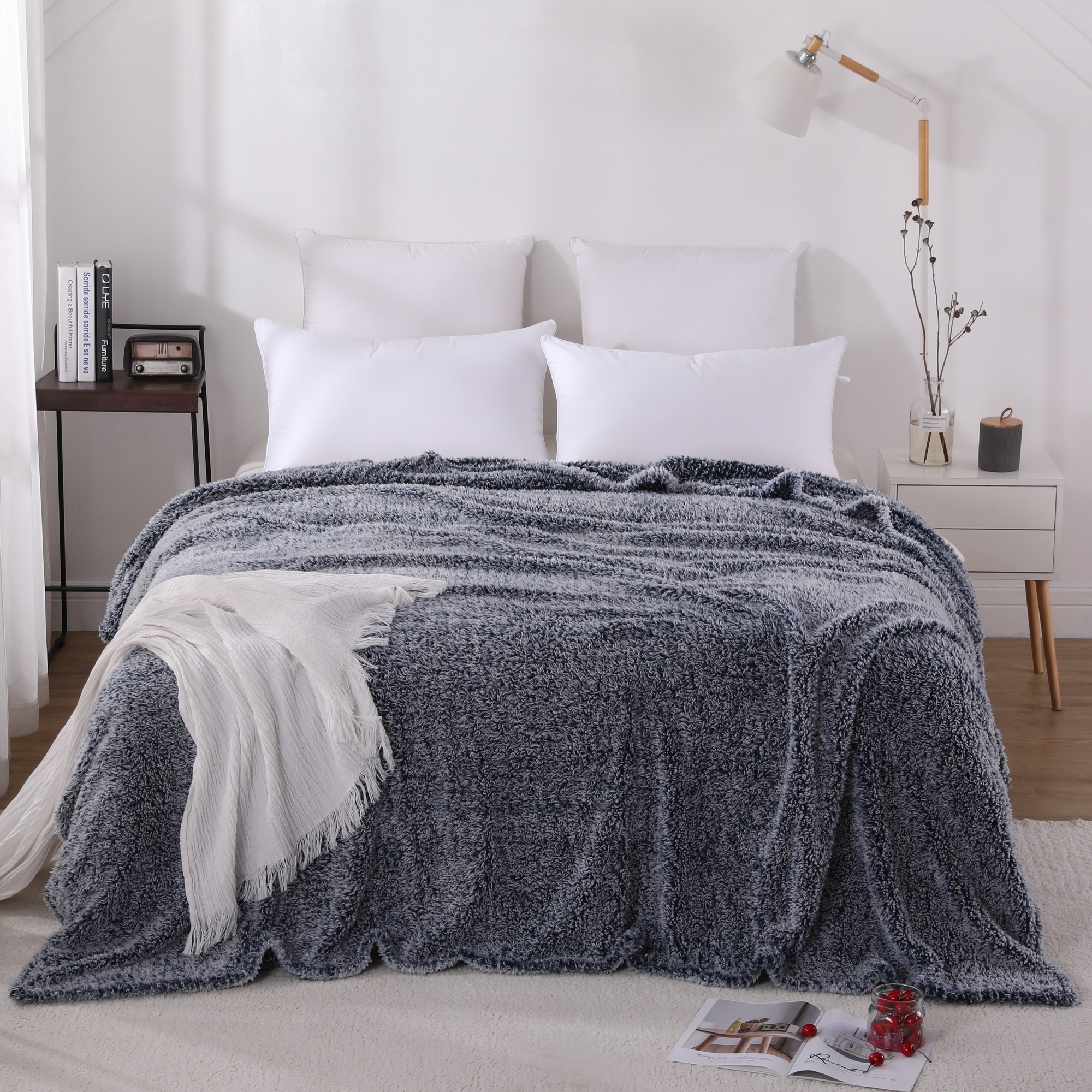 Mainstays Extra Plush Sherpa Twin Bed Blanket in Blue