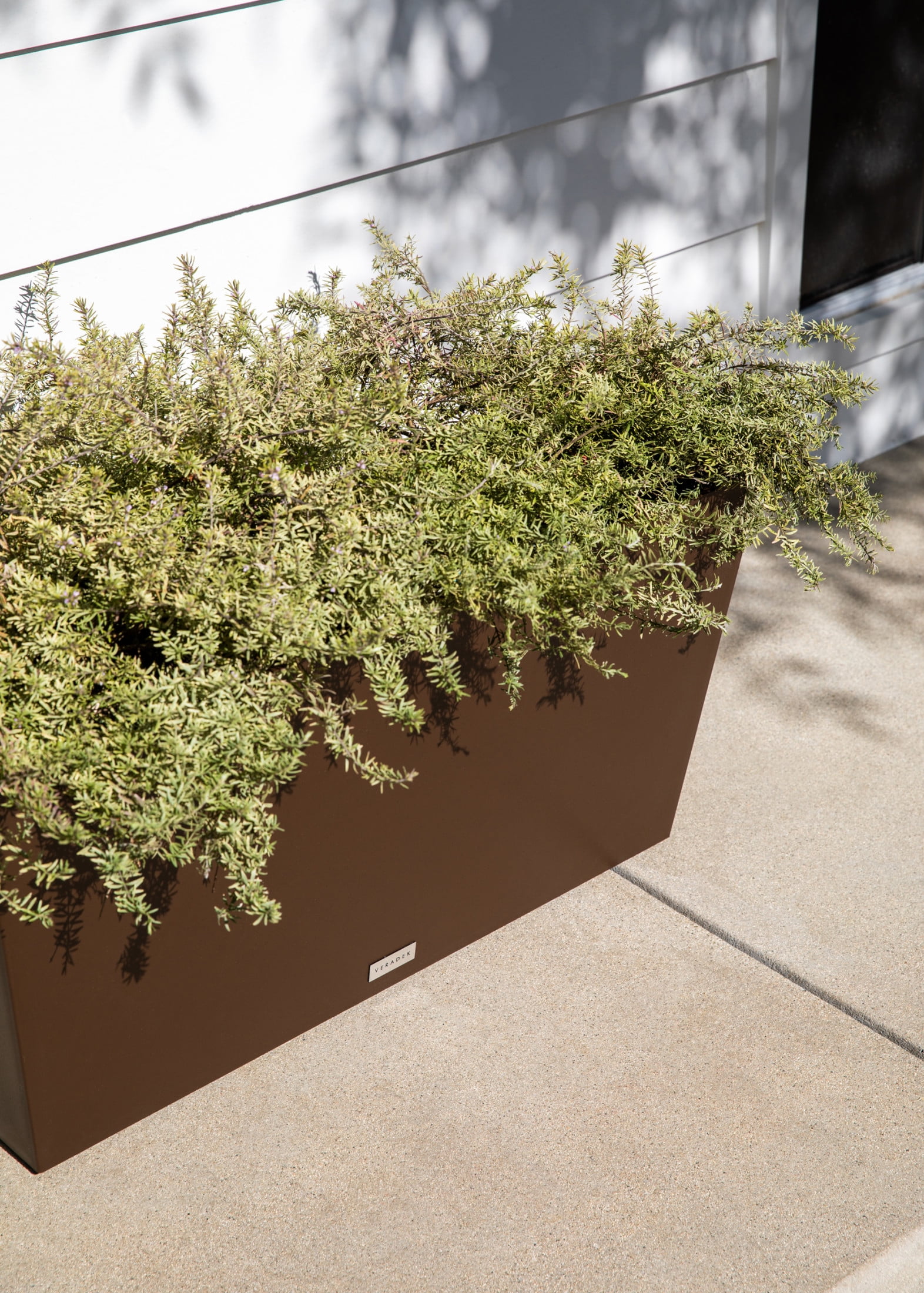 Veradek Pure Series Midori 31" Plastic Planter 2-Pack Espresso