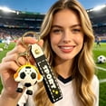 thumbnail image 4 of Llavero de Balón de Fútbol: Un Bonito Colgante de Fútbol con Auriculares para Niños, Niñas y Aficionados Al Deporte. Llavero de Pvc Resistente para Mochilas, Bolsos o Decoración de Escritorio. Un Reg, 4 of 7