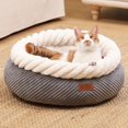 thumbnail image 1 of Cama para Gatos FUKUMARU Lavable Redonda en Forma de Dona Súper Suave Gris 53 cm, 1 of 9