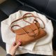 thumbnail image 5 of Bolso bandolera a la moda para mujer bolso cuadrado de PU de gran capacidad bolso cruzado elegante cierre de cerrojo con correa ajustable para viajes al aire libre, 5 of 9