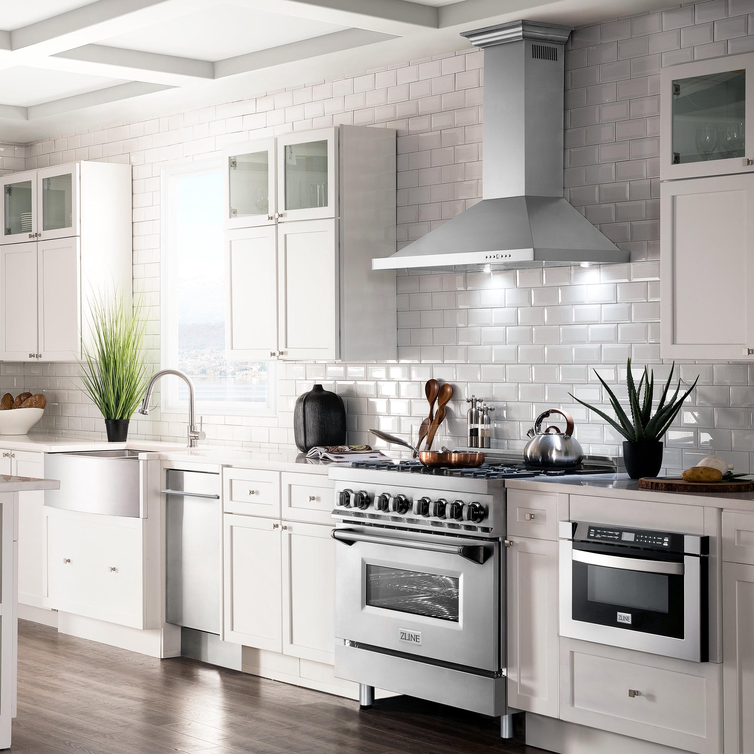 ZLINE 30 in. Wall Mount Range Hood in Stainless Steel with Crown Molding (KBCRN-30)