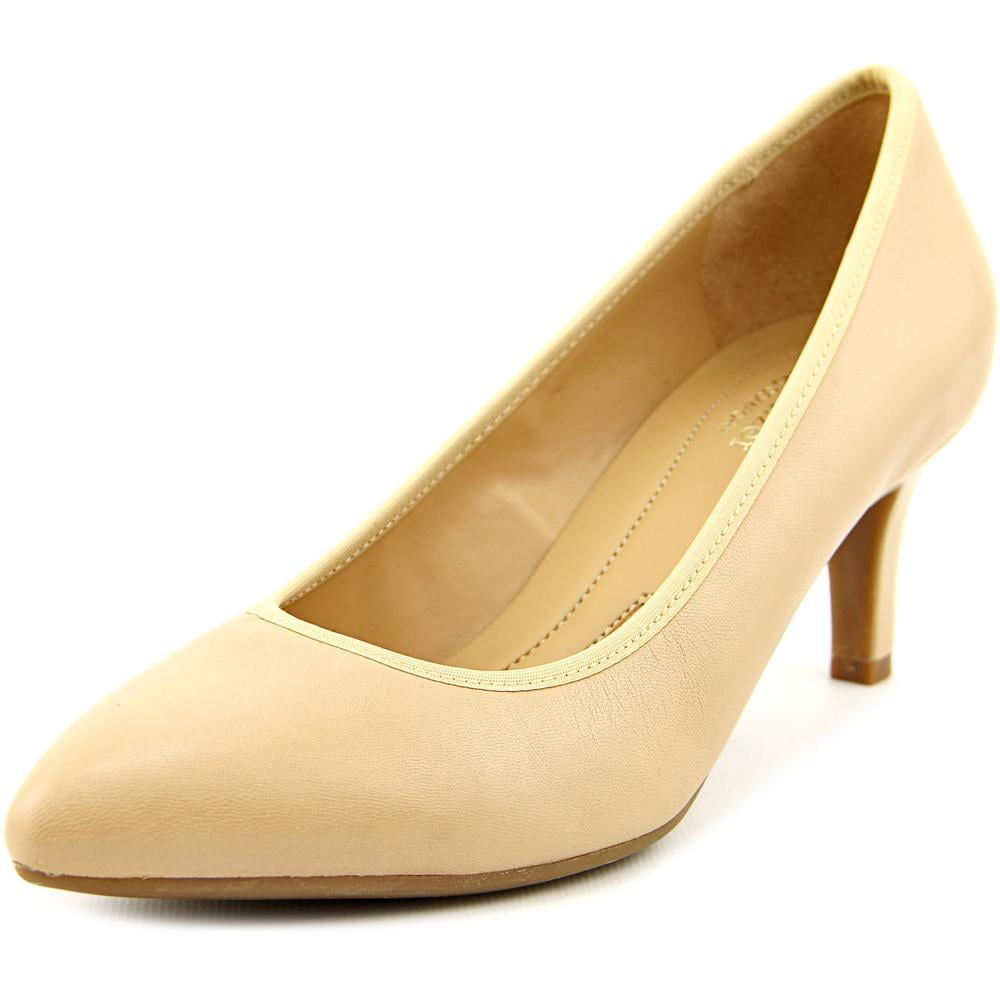 naturalizer oden pump