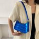 thumbnail image 1 of Bolso de hombro con patrón de piedra para mujer, Bolso de mano cuadrado de PU, Bolso brillante para axilas (rojo rosa), 1 of 7