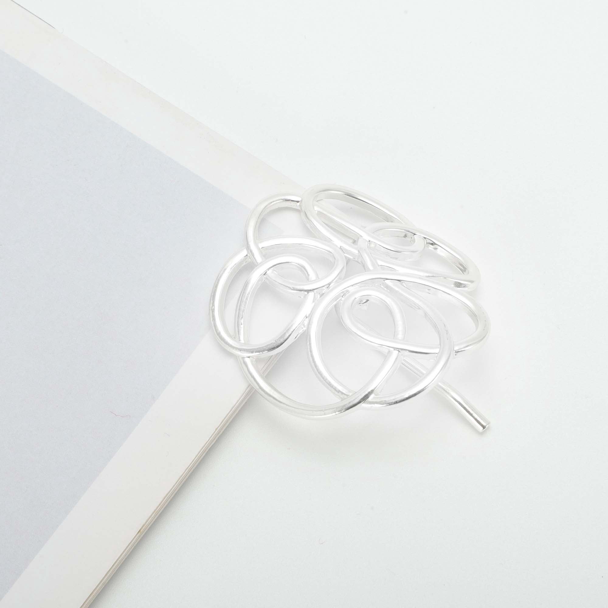 Unique Bargains Stylish Round Lines Ponytail Buckle Hair Clip 1 Pc Silver Tone White