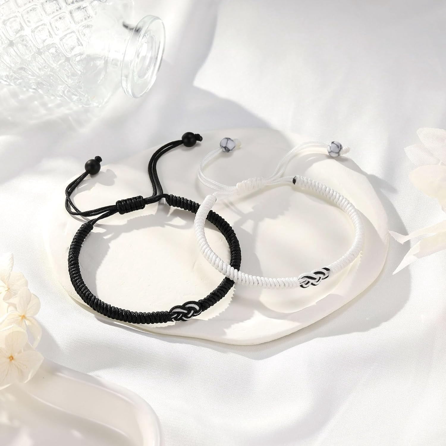 Bracelets Couple Yaozeio - Perles Noires Et Blanches - Cadeau Relation - Taille Ajustable
