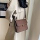 thumbnail image 4 of Bolso de nicho para mujer, bandolera de un solo hombro, informal, de color sólido, estilo retro, pequeño, cuadrado, esmerilado, 2025, 4 of 4
