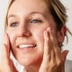thumbnail image 5 of Exfoliante facial Beekman 1802 con leche de avena y cabra con perlas de jojoba, 180 ml, 5 of 6