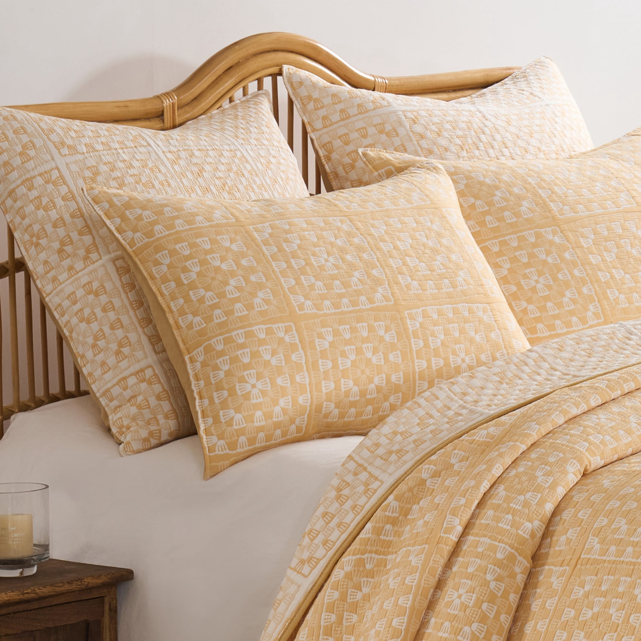 Greenland Home Fashions Granny Squares Jacquard Woven Matelassé Pillow Sham, Standard, for Teens and Adults