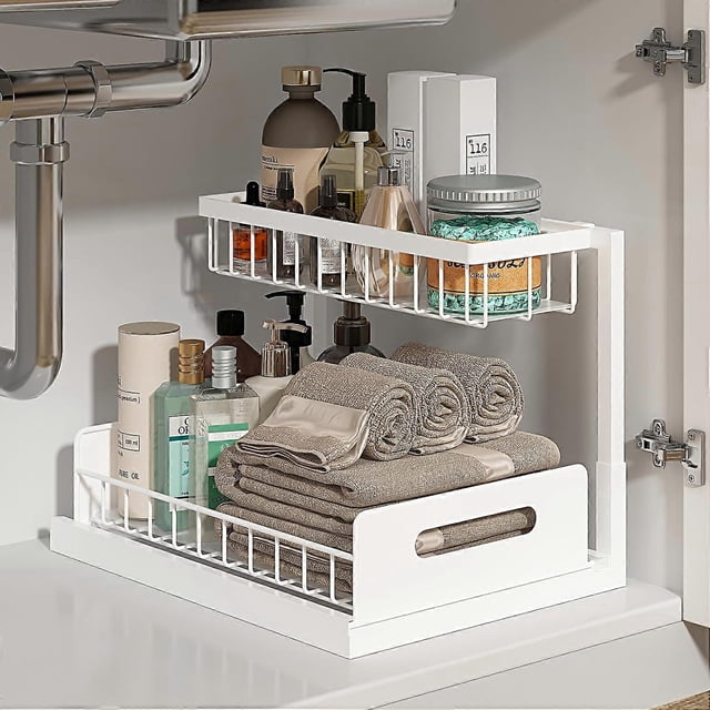under sink organizer, pull out cabinet organizer 2 tier slide out sink shelf cabinet storage shelves,white, 1 pack Estantería en L de dos niveles con cajones deslizantes en acero blanco y rejilla; repisa superior estrecha y cajón inferior más ancho bajo el fregadero, sujeta con ventosas y cinta para instalación sin herramientas, guarda artículos de tocador, especias o toallas y admite botellas de hasta 8 in.
