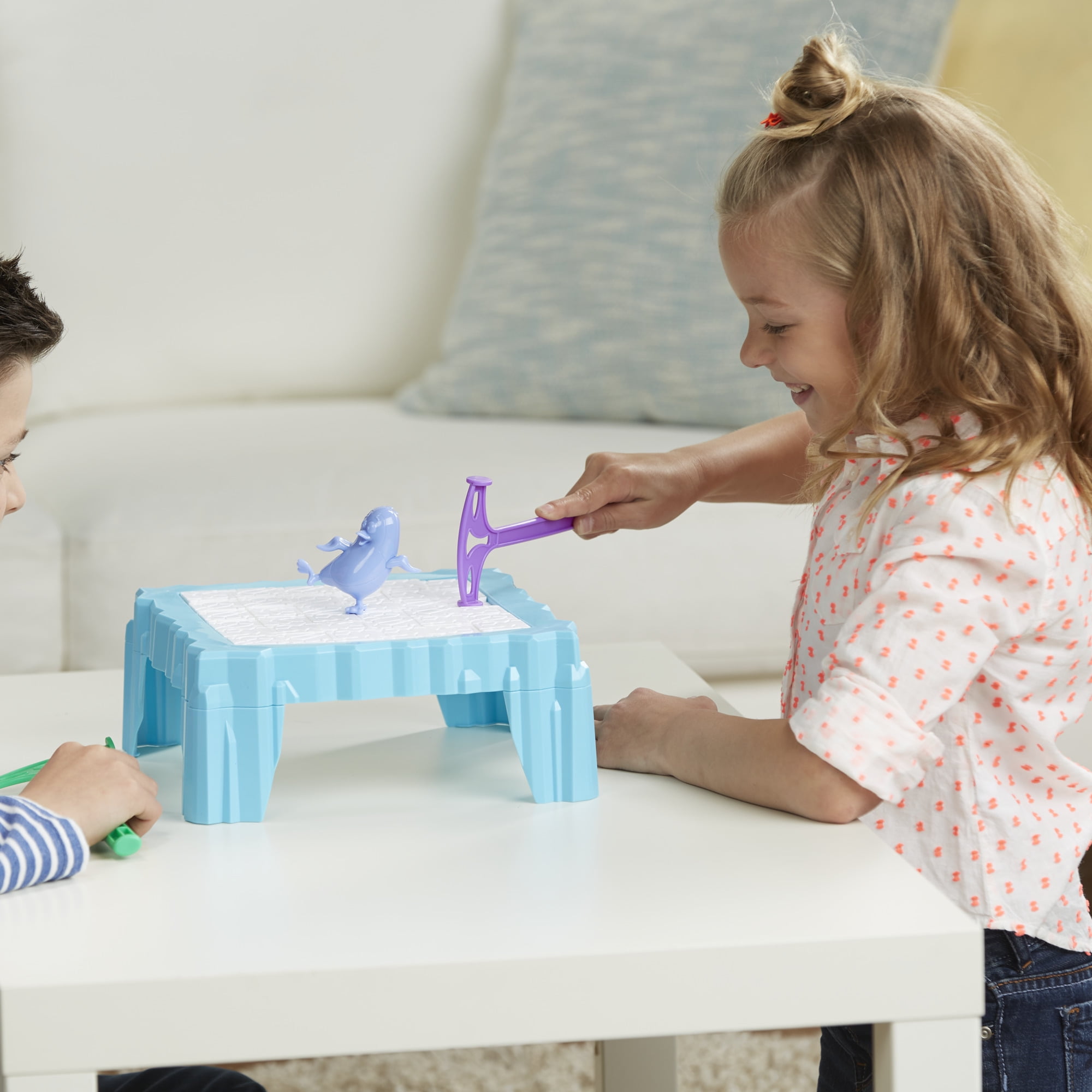 Hasbros Dont Break the Ice Cool Family Game for Little Kids and Preschoolers  (图5) Hasbros Dont Break the Ice Cool Family Game for Little Kids and Preschoolers  (图5)