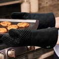 thumbnail image 3 of Fabstyles Lot de 2 gants de cuisine en silicone imprimé, 3 of 4
