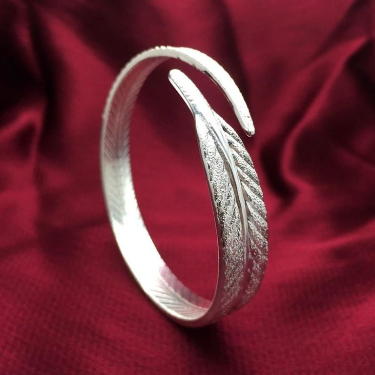 5 Reasons Why Sterling Silver Bangle Bracelet is the Best Gift for