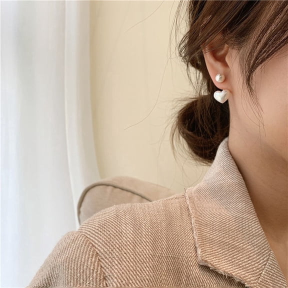 New Love Heart Pearl Studs Earrings Simple Temperament Drop Earrings White Pearl Heart Earring for Womens