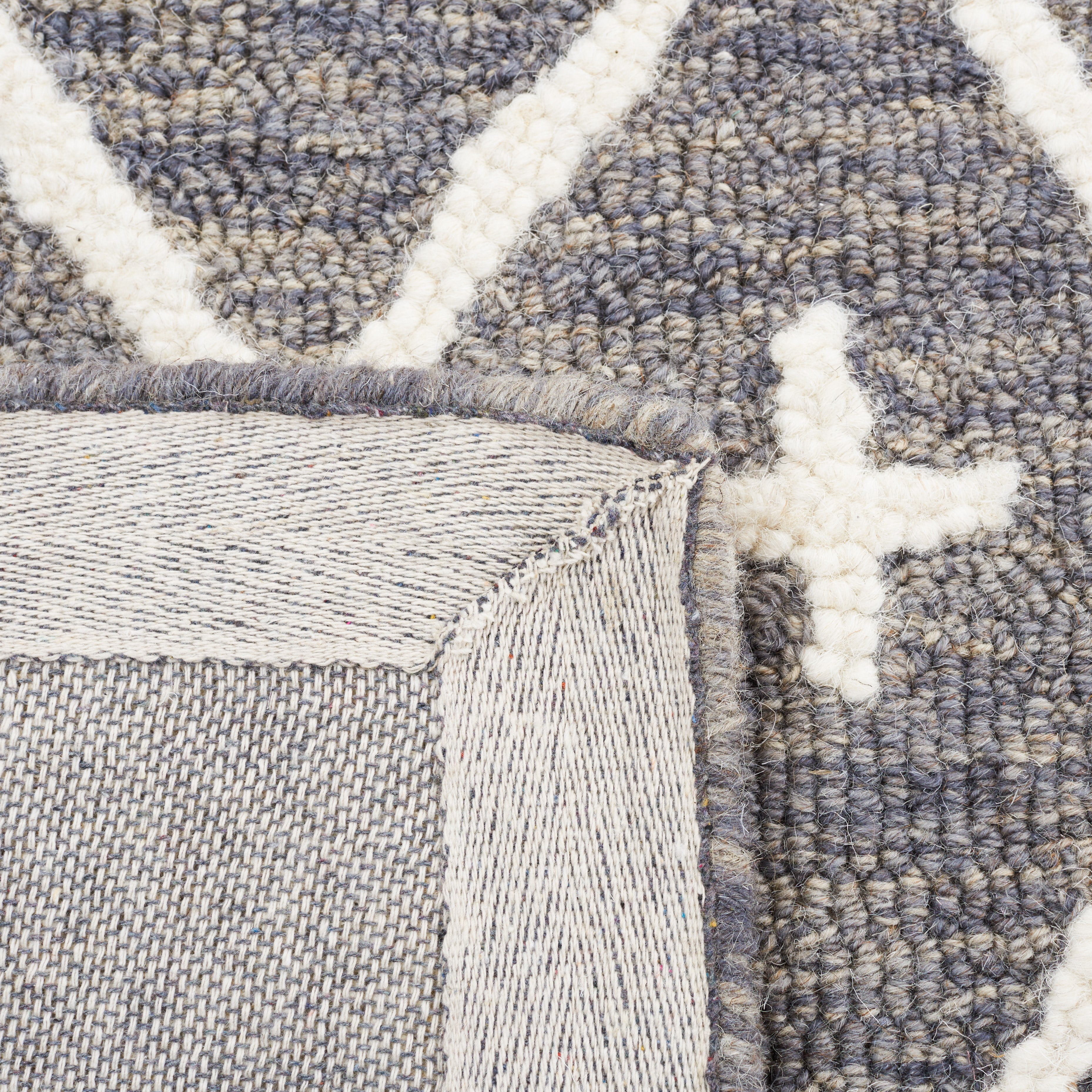 SAFAVIEH Metro Fletcher Medallion Area Rug, Grey/Ivory, 6' x 6' Square