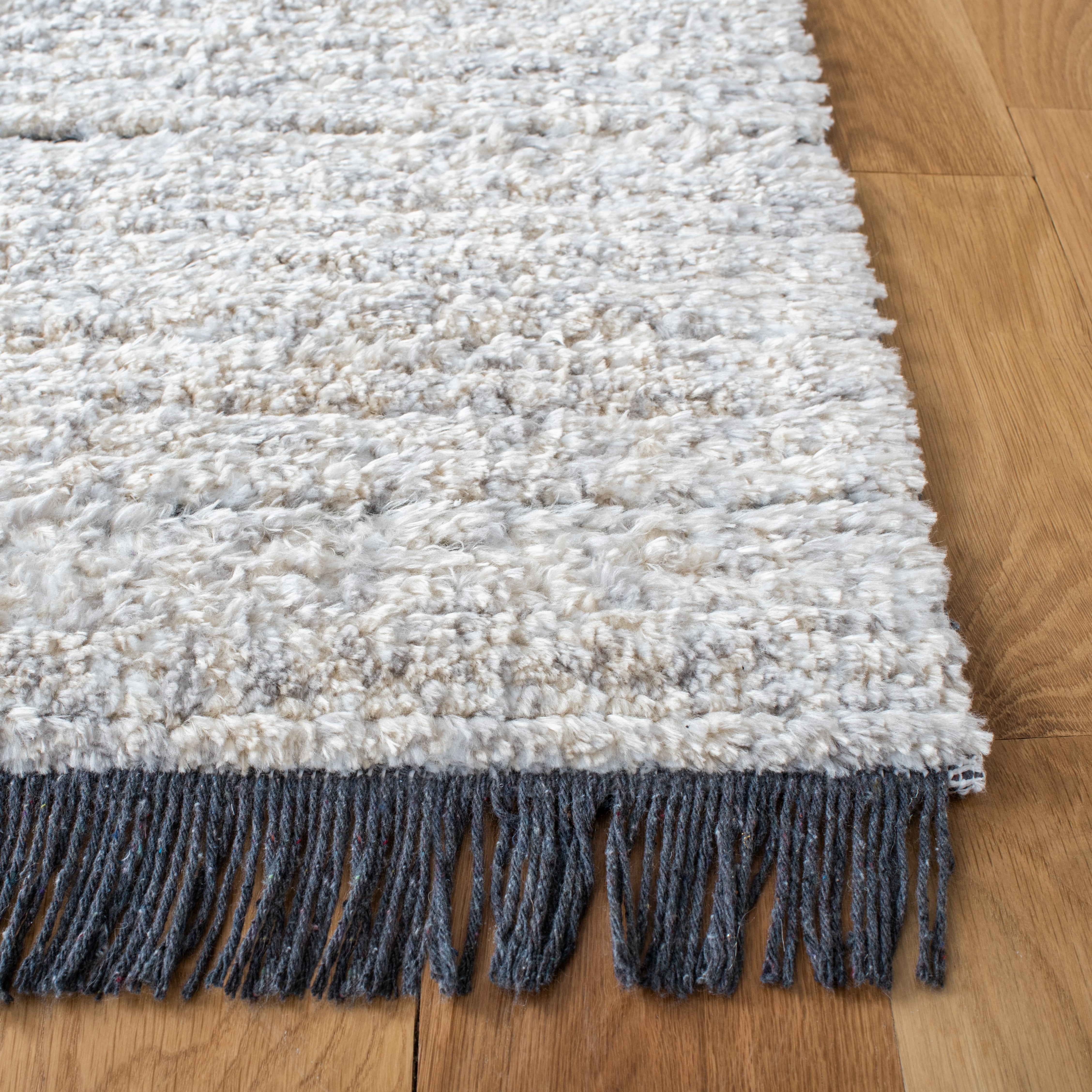 Safavieh Burko Kazi Abstract Area Rug, Gray/Ivory, 4'5" x 6'5"
