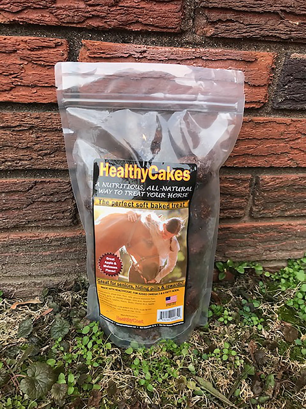 HealthyCoat HealthyCakes Horse Treats: 2 lb bag, All-Natural, Rich in Omega 3 & 6, Soft Baked Treat