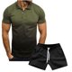 thumbnail image 1 of Hombres 3D Gradient Solapa Medio botón Pullover Deportes Casual Manga corta Camiseta Pantalones Conjunto Traje Pompotops oipoqjl25373, 1 of 3