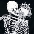 thumbnail image 1 of Tapiz de calavera para colgar en la pared de amantes besándose, tapiz de esqueleto humano en blanco y negro con decoración de corona de rosas, arte de pared para dormitorio, 1 of 5