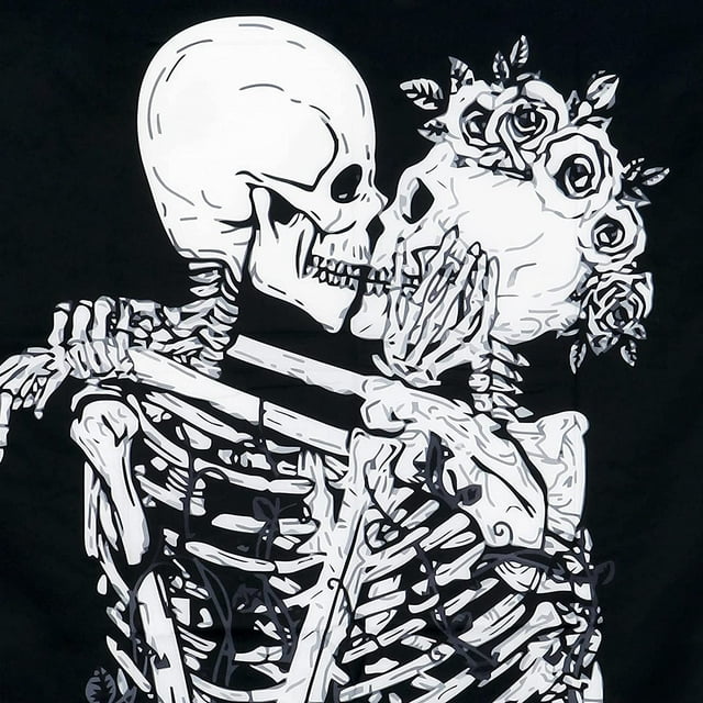 Tapiz de calavera para colgar en la pared de amantes besándose, tapiz de esqueleto humano en blanco y negro con decoración de corona de rosas, arte de pared para dormitorio