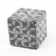 thumbnail image 1 of Juguete sensorial para niños Rompecabezas magnético Kaleidocycle Fidget Toy para que los adultos permanezcan tranquilos y concentrados Regalo geométrico, Blanco y negro + cm Yuarrent FN007886-03, 1 of 6