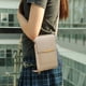 thumbnail image 4 of Bolsas para Mujeres Se Oponen Al Robo Bolsa de Teléfono de Cuero Bolsa Linda para Llevar Teléfonos Móviles Bolsa de Llave de Moda Bolsas Pequeñas para Mujeres, 4 of 5