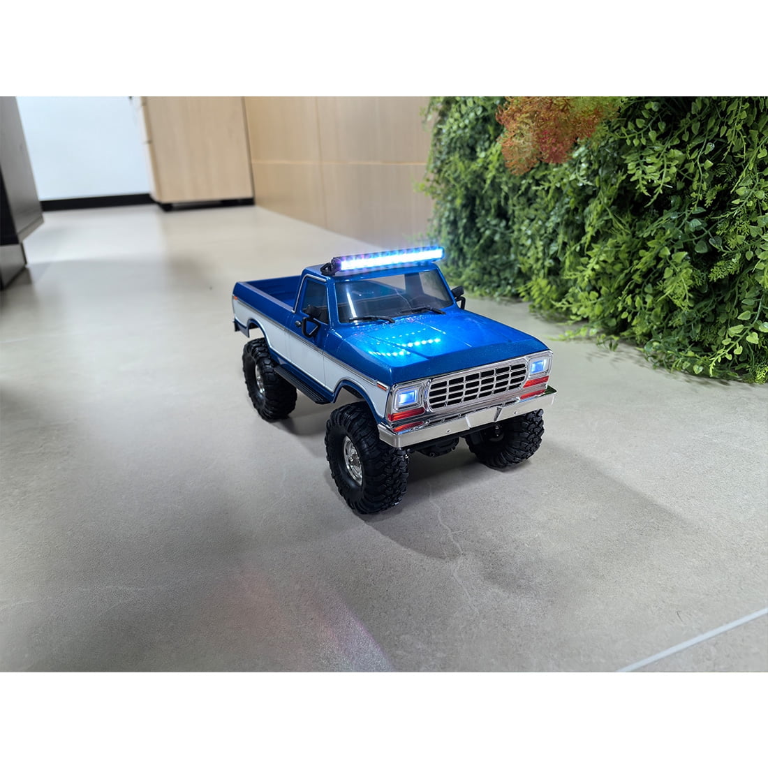 HB-R1610 1/16 Scale Full-Proportional Pickup-Style RC Rock Crawler, 2.4GHz 4WD Off-Road Climbing Car with Independent Suspension & LED Lights, Gift for Adults & Hobbyists