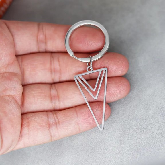 Stainless Steel Fashion Triangle Key Chain For Women Men Dainty Geometric V-Shaped Keychain Aesthetic Jewelry Gift Keyring