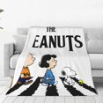 thumbnail image 3 of Mantas de franela con diseño artístico de Peanuts, Charlie Brown, Scream, Snoopy, súper cálidas, para decoración del hogar de niños y niñas, colcha de moda, 3 of 5