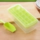 thumbnail image 2 of Xiao Hua Bandeja para cubitos de hielo con tapa extraíble y pala para hielo, molde para cubitos de hielo (verde, 18 cubitos), 2 of 5