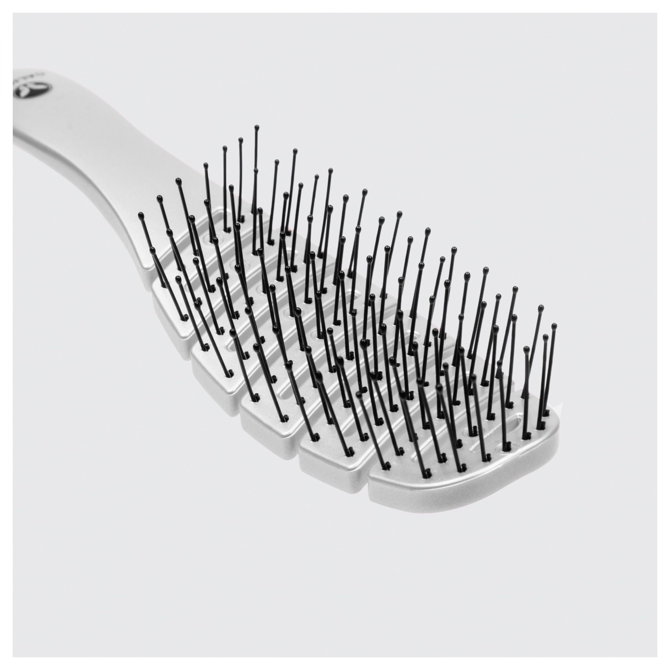 Calista Smoothie Brush, Flex Brush for Dry or Wet Hair, For All Hair Types - White